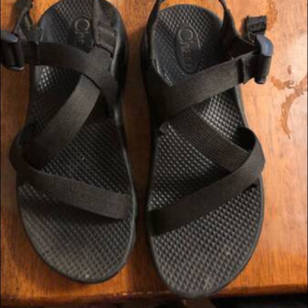 Black Chaco size 5